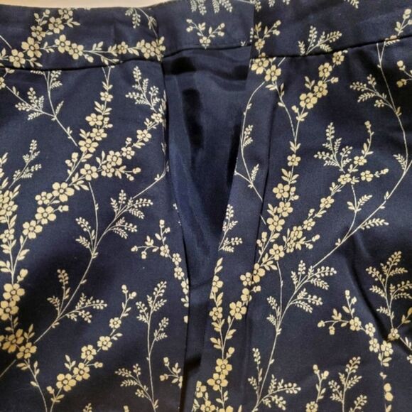 Ann Taylor Black & Taupe Floral Vine Print Fully Lined Dressy Cropped Pants - Picture 4 of 12